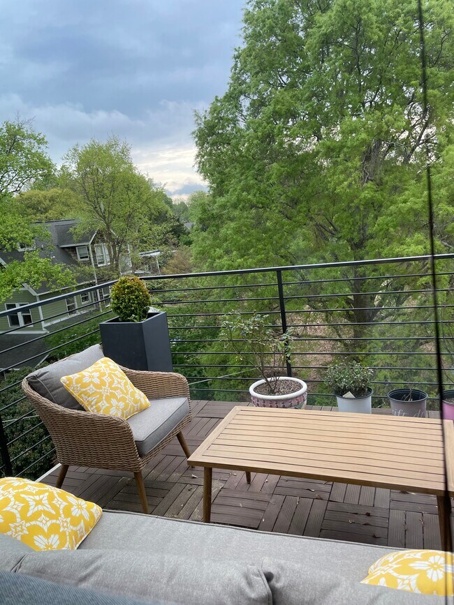 Building Photo - 1672 DeKalb Ave NE