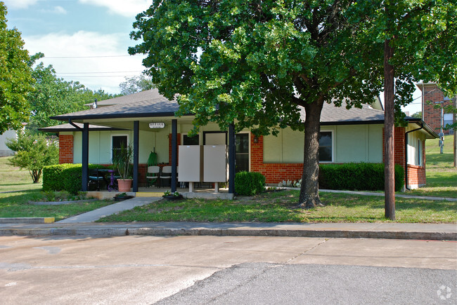 Building Photo - Azle Village Apartments