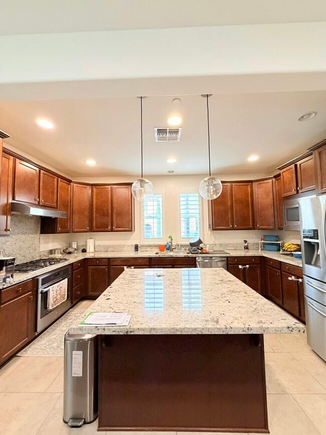 Building Photo - 3138 Vittoria Loop