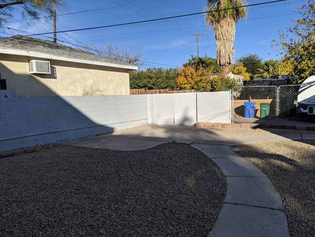 Building Photo - 607 Avenue G