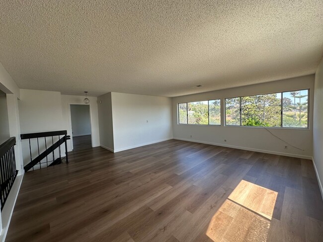 Building Photo - Benicia House in a Desired Location