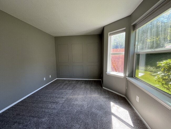 Building Photo - 13065 SW Seca Ct