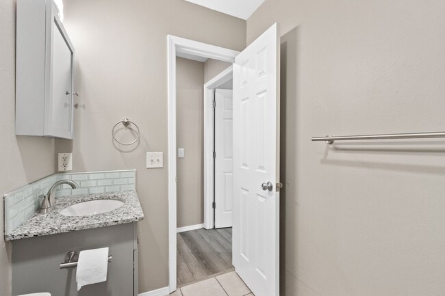 Building Photo - Completely Renovated Springdale Home - Clo...