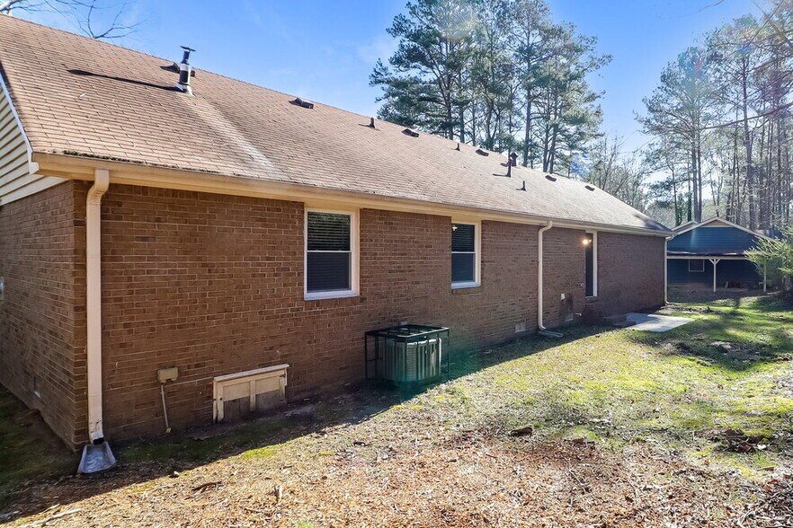 Building Photo - 2186 Lost Forest Ln SW