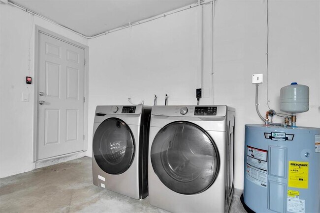 Building Photo - 1040 Britton St