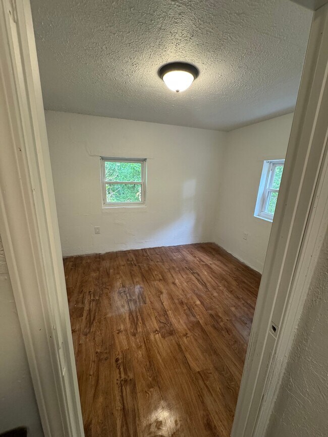 Building Photo - 1143 Indian Gap Cir