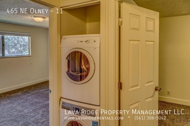 Building Photo - 465 NE Olney-11