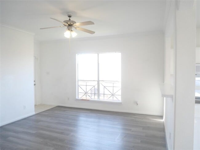 Building Photo - 6289 Wilcrest Dr