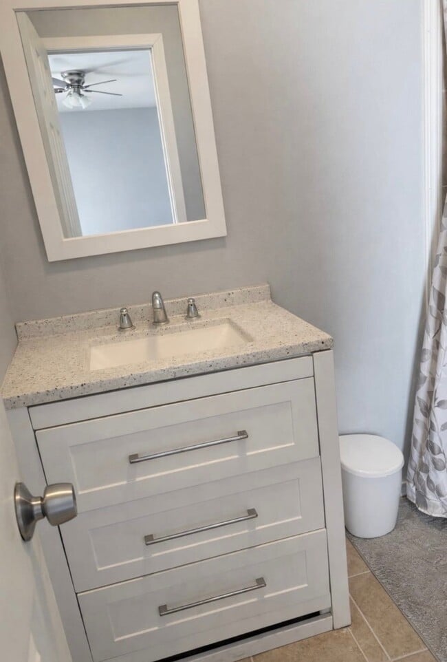 Building Photo - 13915 Archwood St