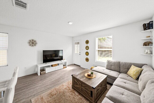 Building Photo - Where Modern Style, Cozy Living, and Effortless Comfort Come Together Perfectly