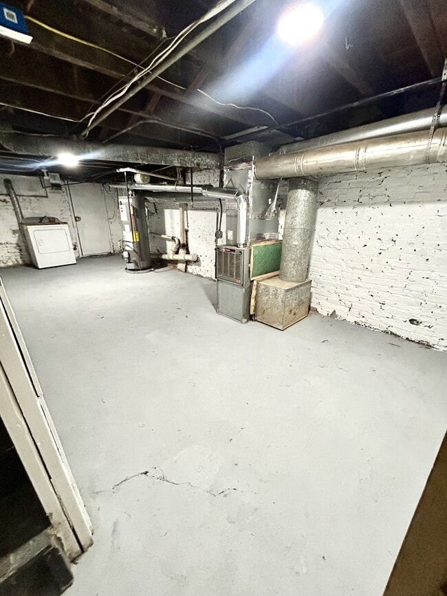 Building Photo - 1660 Normal Ave