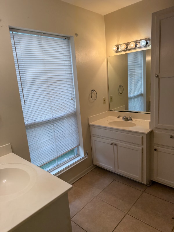 Building Photo - 5203 Byfaul Ave