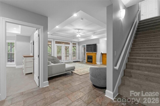 Building Photo - 578 Normandy Rd