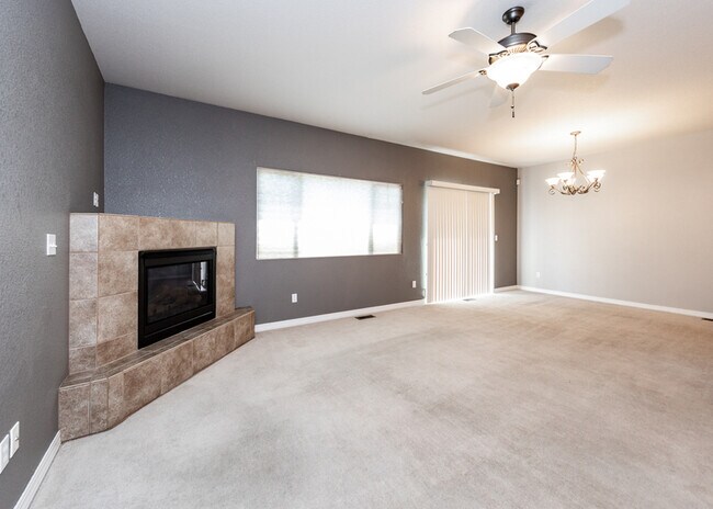 Building Photo - 5607 University Village View