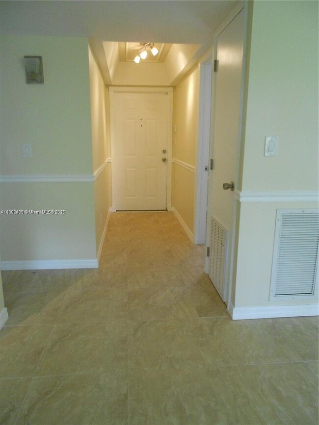 Building Photo - 3024 NW 69th Ct