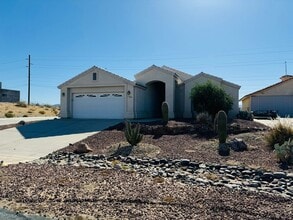 Building Photo - SHORT TERM RENTAL 3BD/2BA IN PRIVATE GATED...