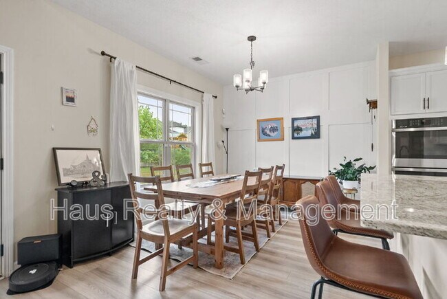 Building Photo - 433 Crestwicke Ct
