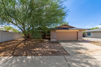 Building Photo - 5603 W Greenbriar Dr