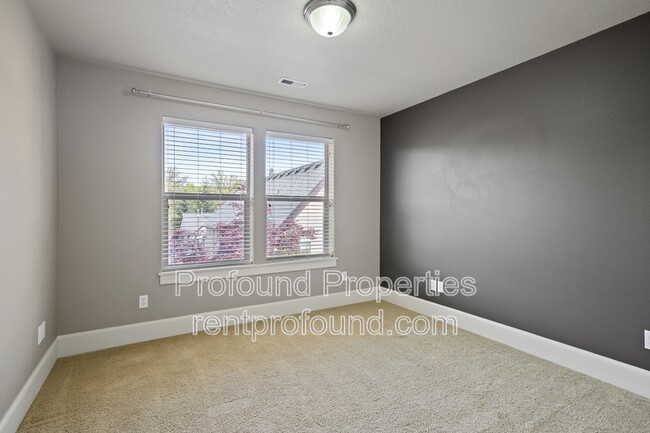 Building Photo - 11317 NW Odeon Ln