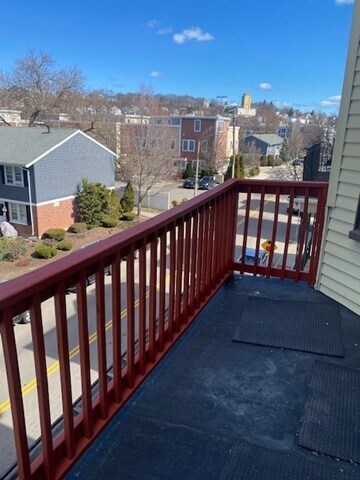 Building Photo - 901 Saratoga St