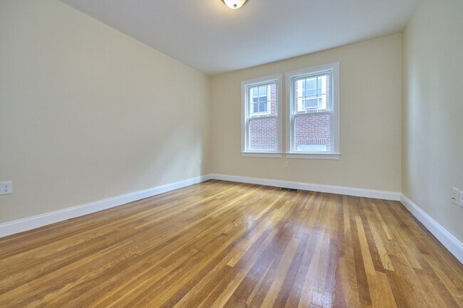 Building Photo - 17 Charlemont St