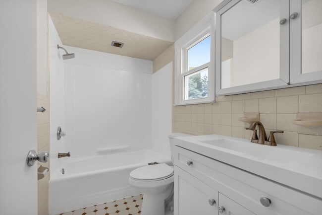 Building Photo - Spacious 4-Bedroom, 2.5-Bath Home – West E...