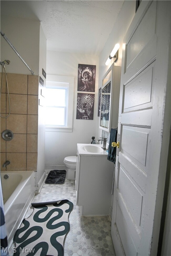 Building Photo - 1856 Lampson Rd