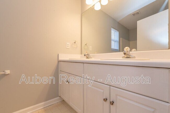 Building Photo - 3428 Monte Carlo Dr