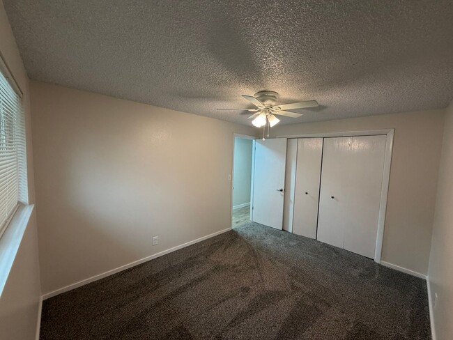 Building Photo - Beautiful 4 bed 2 bath home in Boise just off E Bergeson St