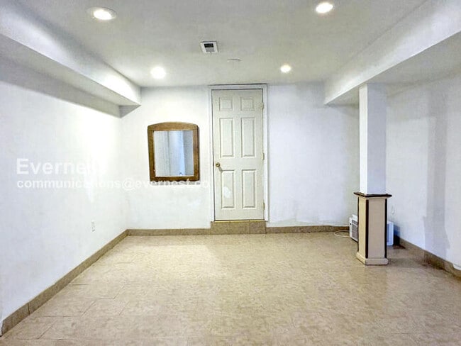 Building Photo - 5215 Muth Ave