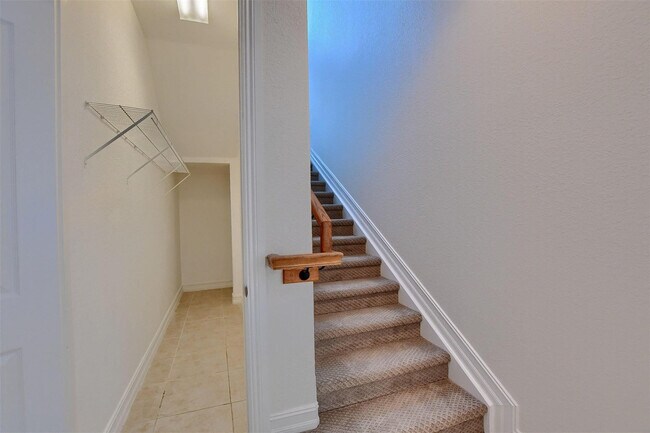 Building Photo - 8290 NW 105th Ln