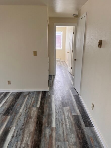 Building Photo - 530 Front St