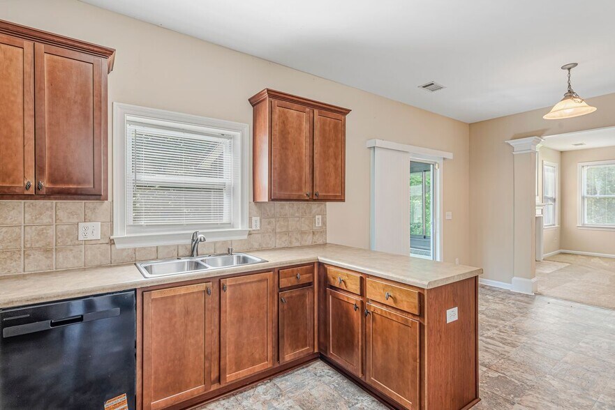 Building Photo - 1807 Preserve Creek Way