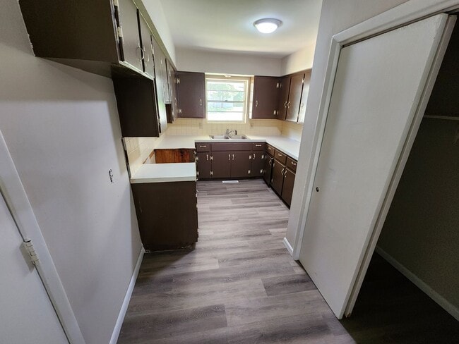 Building Photo - Spacious 3-Bedroom, 2-Bathroom Home COMING...
