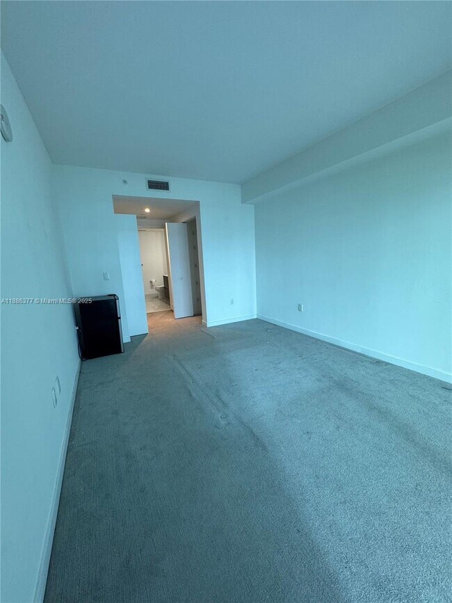 Building Photo - 1100 S Miami Ave