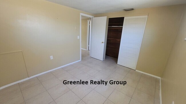 Building Photo - Cozy 2 Bed/1Bath Home in New Port Richey