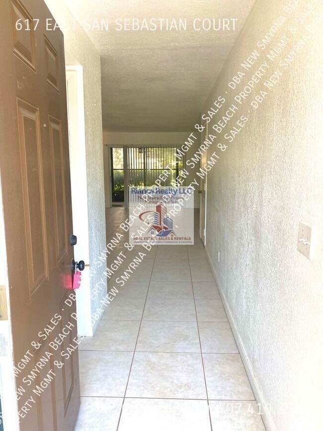 Building Photo - 617 E San Sebastian Ct