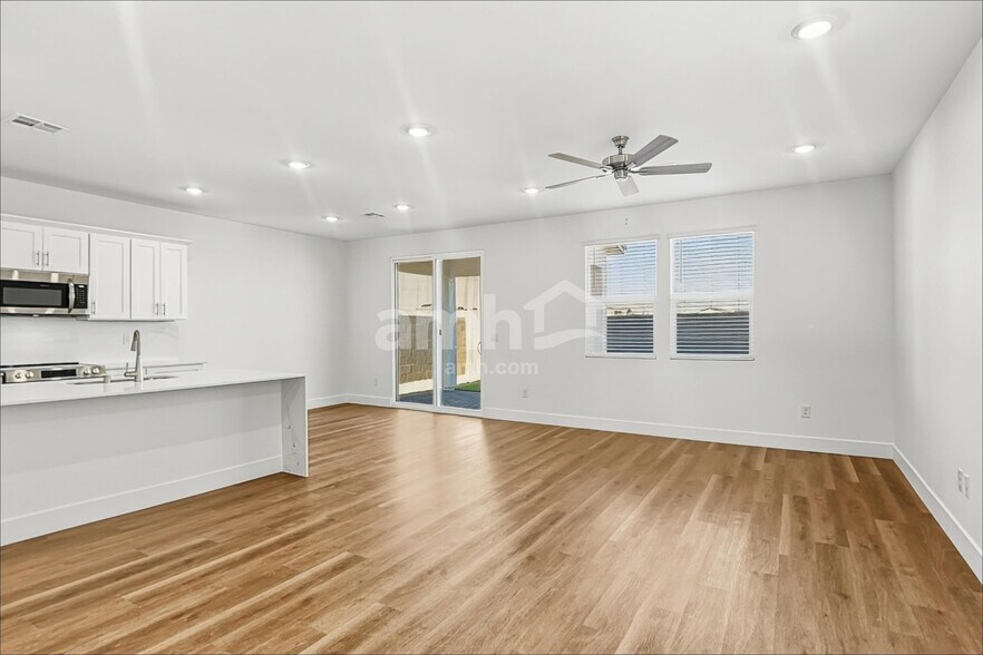 Building Photo - 7285 Arroyo Crossing Pkwy
