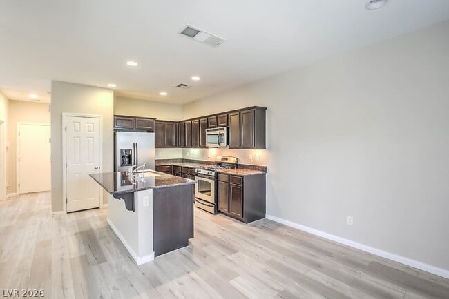 Building Photo - 8366 Stillhouse Ct