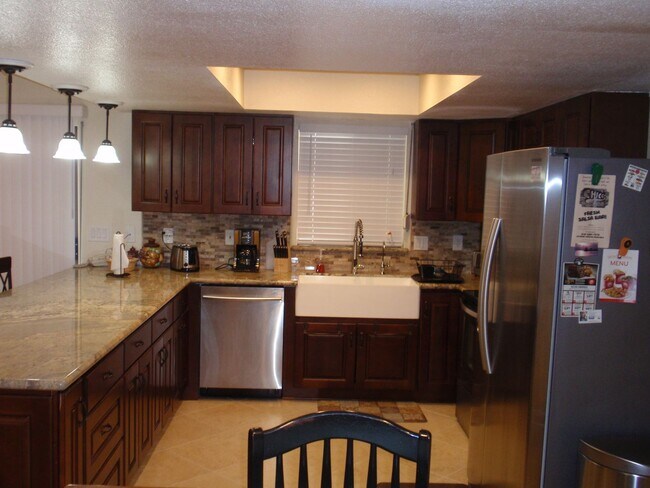Building Photo - Winter rental with heated pool
