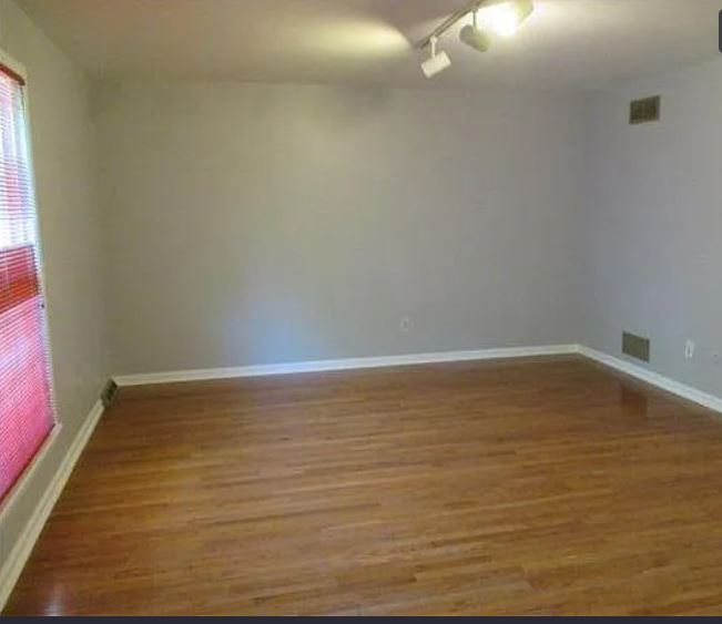 Building Photo - 223 Springhouse Ln