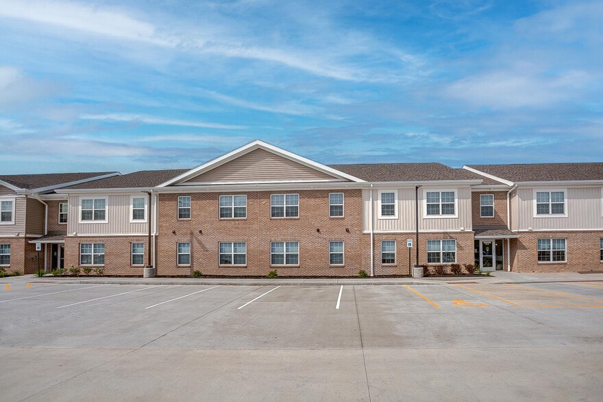 Building Photo - McKay Manor