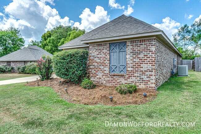 Building Photo - 117 Millhouse Drive