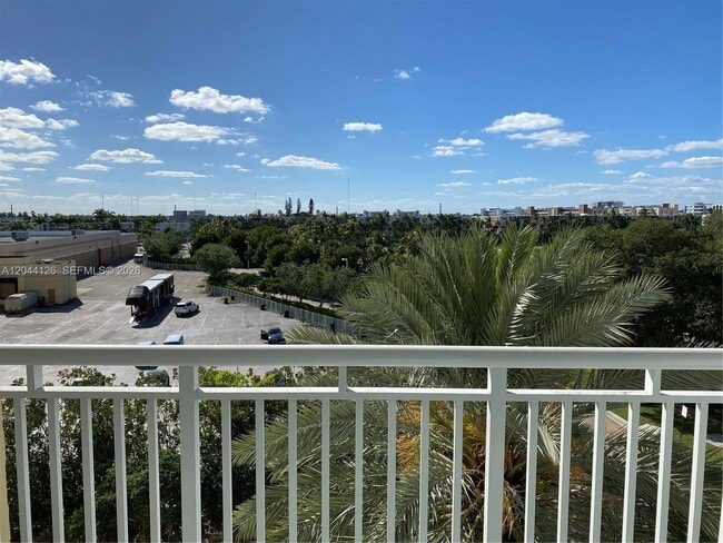 Building Photo - 1745 E Hallandale Beach Blvd