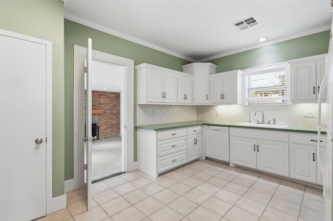 Building Photo - 4701 Avenue N 1/2 Rear