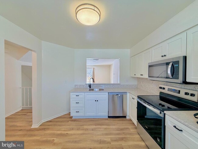 Building Photo - 6160 Majors Ln