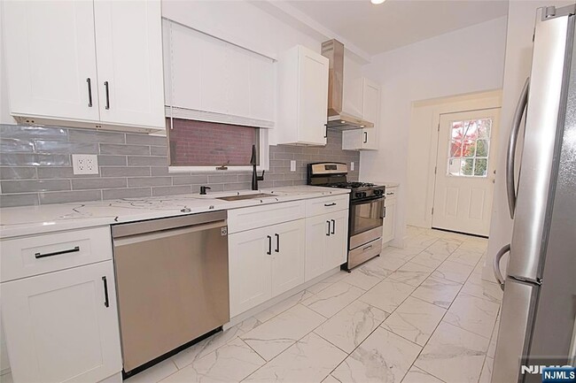 Building Photo - 34 Hilliard Ave