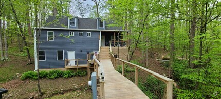 Building Photo - Short-Term Rental - Less than 10mins from ...