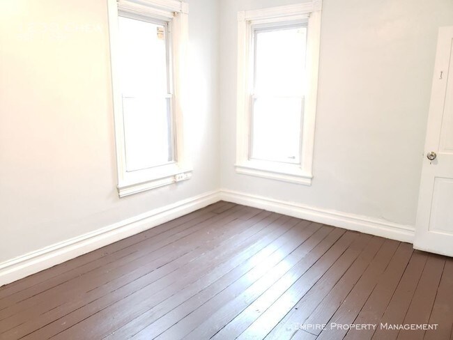 Building Photo - 5 Bedroom 1.5 Bath House in Allentown