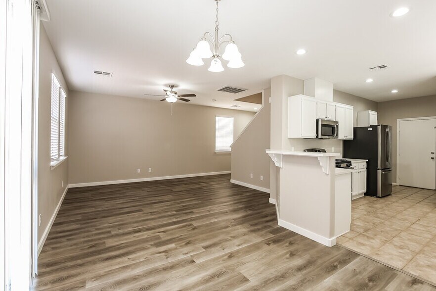 Building Photo - 11887 Principi Ct